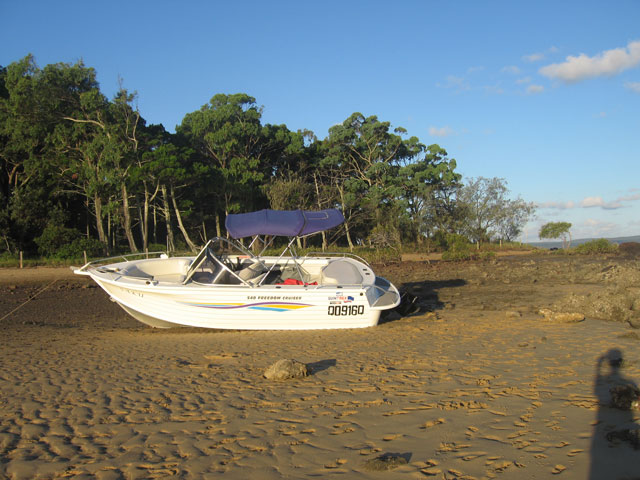 Coochiemudlo Boat